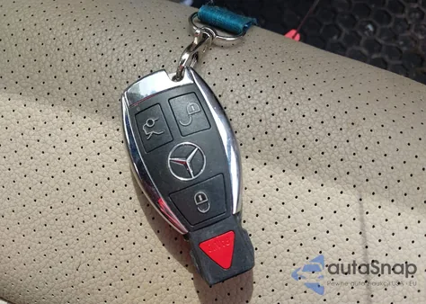 2014 Mercedes-Benz C 300 Luxury 4Matic/Sport 4Matic z USA, uszkodzony, nr VIN WDDGF8AB5ER309550